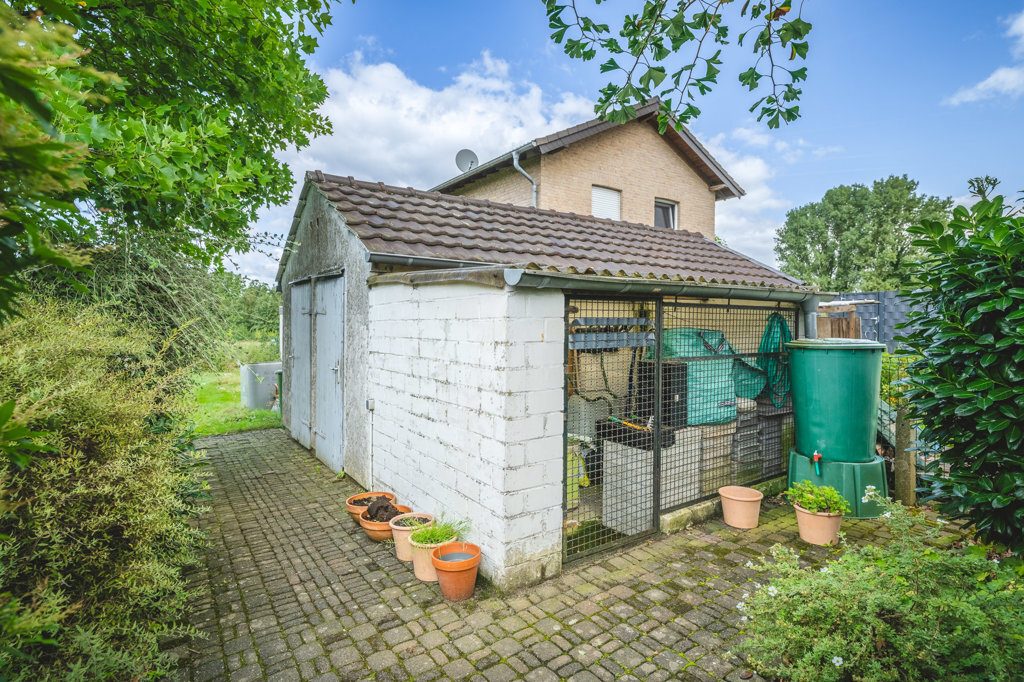 Immobilienangebot - Baesweiler - Wohnen - Modernisiertes Einfamilienhaus mit Garage Nähe Stadtzentrum