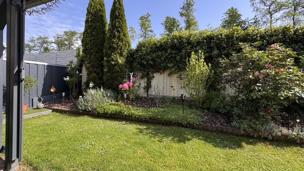 Immobilienangebot - Alsdorf - Wohnen - Solide Kapitalanlage!
Langjährig vermietete Doppelhaushälfte
in ruhiger und zentraler Lage