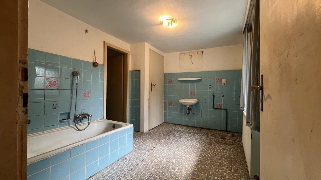 Immobilienangebot - Aachen - Wohnen - Handwerker gesucht!
Sanierungsbedürftiges Einfamilienhaus 
mit sonnigem Grundstück in idyllischer Lage