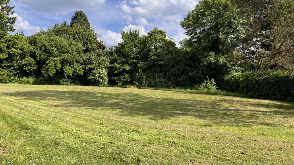 Immobilienangebot - Aachen - Wohnen - Handwerker gesucht!
Sanierungsbedürftiges Einfamilienhaus 
mit sonnigem Grundstück in idyllischer Lage