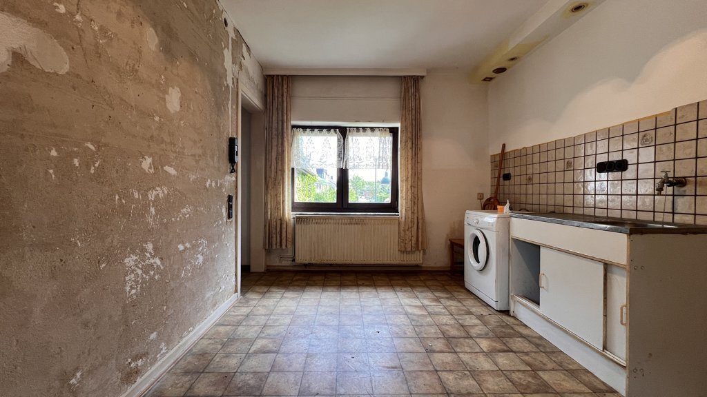 Immobilienangebot - Aachen - Wohnen - Handwerker gesucht!
Sanierungsbedürftiges Einfamilienhaus 
mit sonnigem Grundstück in idyllischer Lage