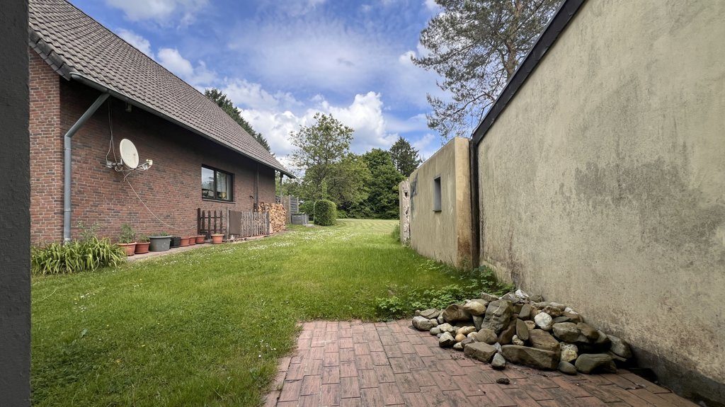 Immobilienangebot - Aachen - Wohnen - Handwerker gesucht!
Sanierungsbedürftiges Einfamilienhaus 
mit sonnigem Grundstück in idyllischer Lage