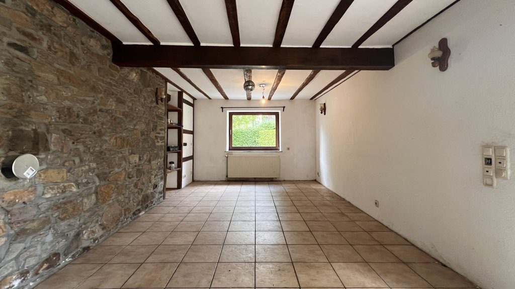 Immobilienangebot - Aachen - Wohnen - Handwerker gesucht!
Sanierungsbedürftiges Einfamilienhaus 
mit sonnigem Grundstück in idyllischer Lage