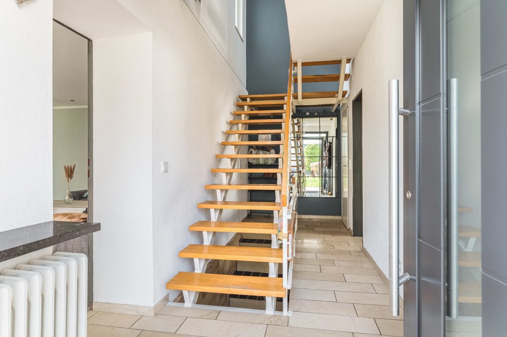 Immobilienangebot - Baesweiler - Wohnen - Renoviertes Einfamilienhaus mit Traumgrundstück im Stadtzentrum