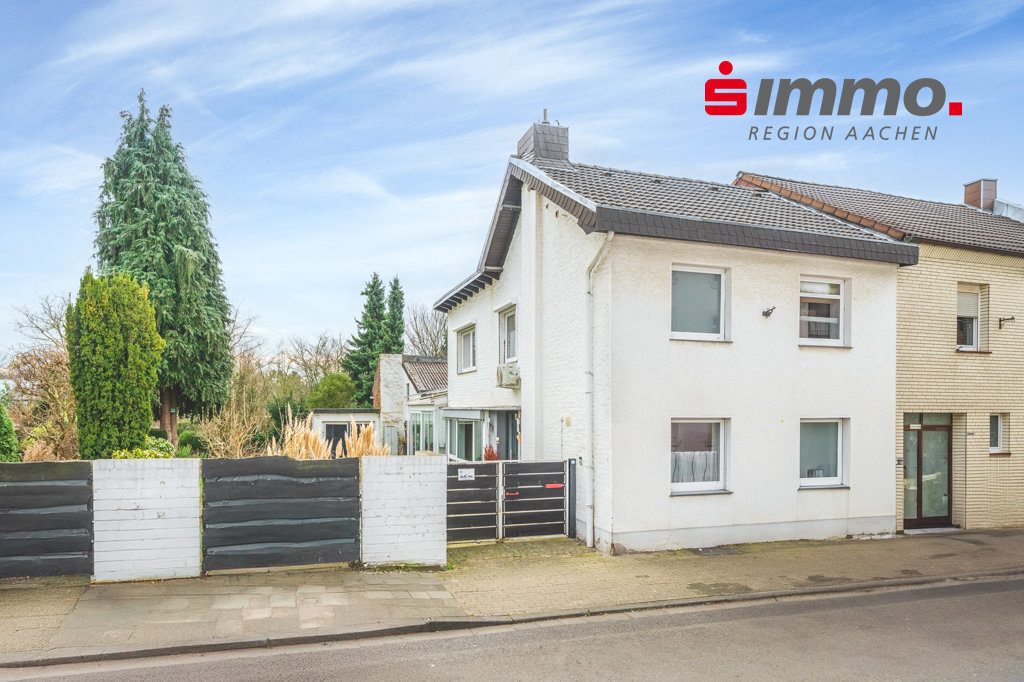 Immobilienangebot - Baesweiler - Wohnen - Renoviertes Einfamilienhaus mit Traumgrundstück im Stadtzentrum