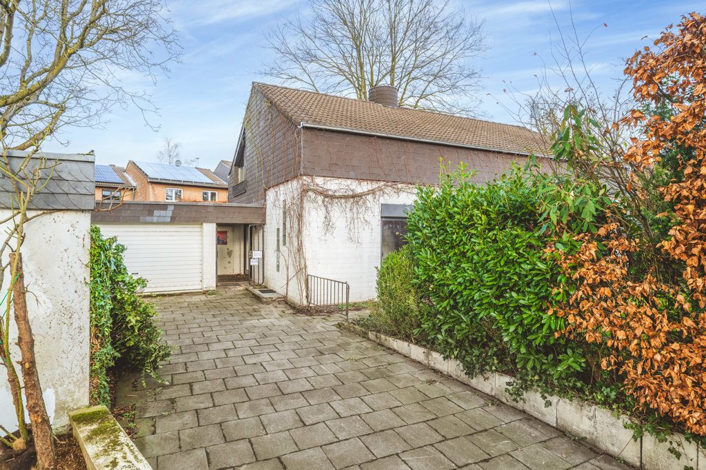 Immobilienangebot - Aachen - Wohnen - Freistehendes Einfamilienhaus mit offenem 
Wohncharakter in sehr guter und ruhiger Lage