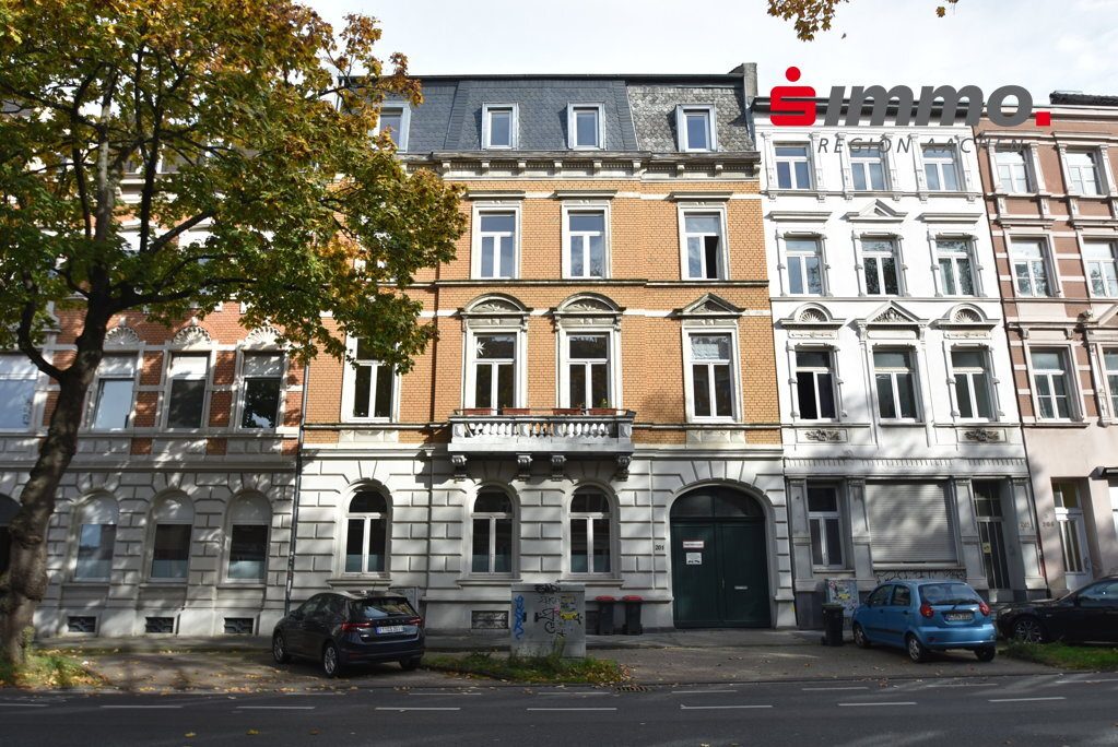 Immobilienangebot - Aachen - Renditehäuser - Denkmalgeschütztes 7-Parteienhaus mit tollen Stuckornamenten und vier Innenhofstellplätzen