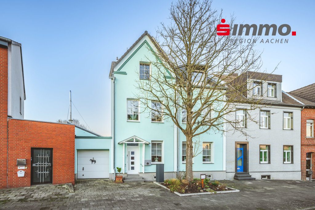 Immobilienangebot - Herzogenrath - Wohnen - Geschmackvoll modernisiertes Zweifamilienhaus mit Garage