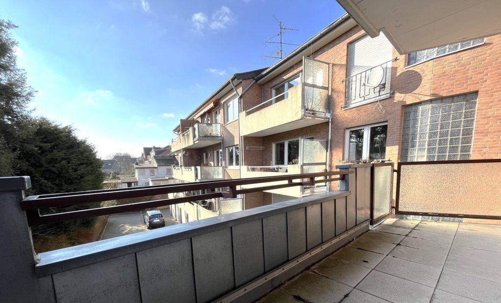 Immobilienangebot - Würselen - Wohnen - Bezugsfreie 3-Zimmerwohnung mit großem  Balkon und eigener Garage am Salmanusplatz - Würselen