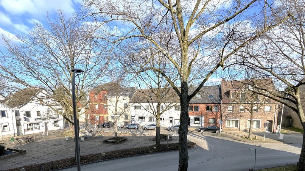 Immobilienangebot - Würselen - Wohnen - Bezugsfreie 3-Zimmerwohnung mit großem  Balkon und eigener Garage am Salmanusplatz - Würselen