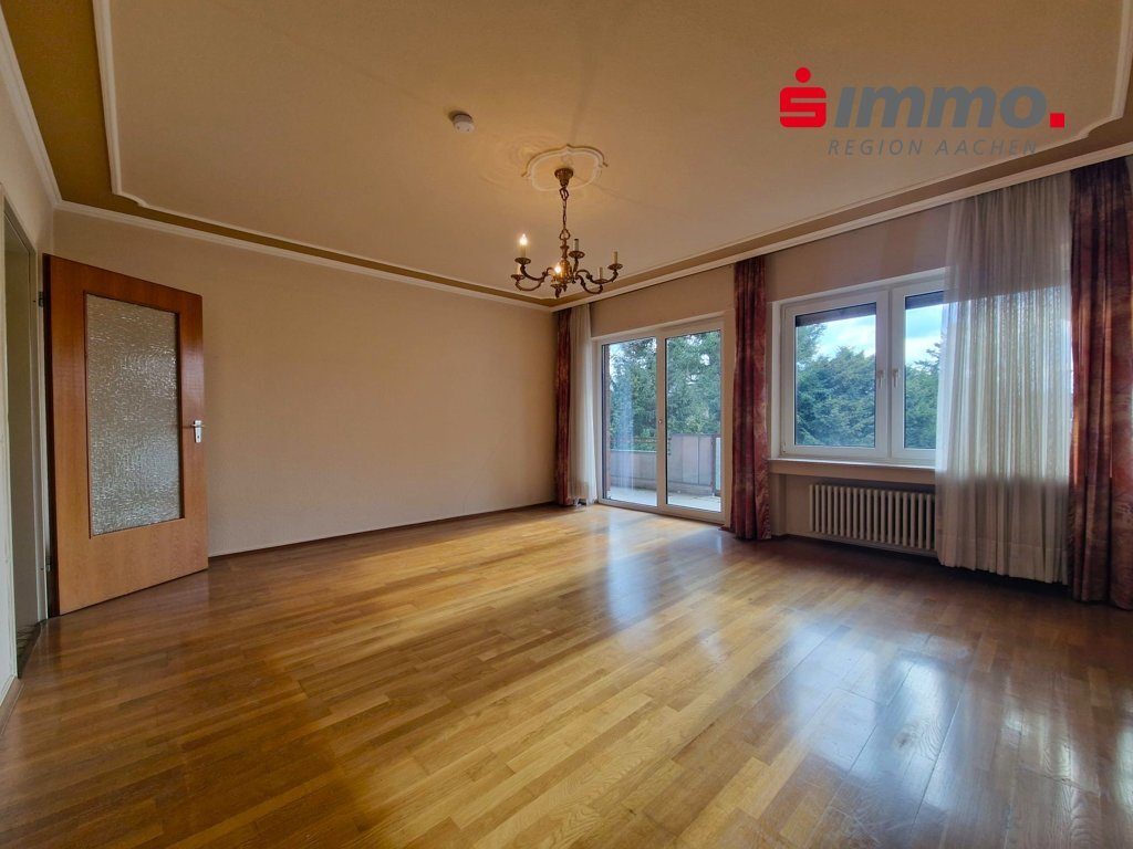 Immobilienangebot - Würselen - Wohnen - Bezugsfreie 3-Zimmerwohnung mit großem  Balkon und eigener Garage am Salmanusplatz - Würselen