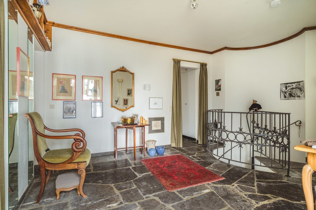 Immobilienangebot - Aachen - Wohnen - Attraktiver Winkelbungalow mit großem Grundstück in Laurensberg