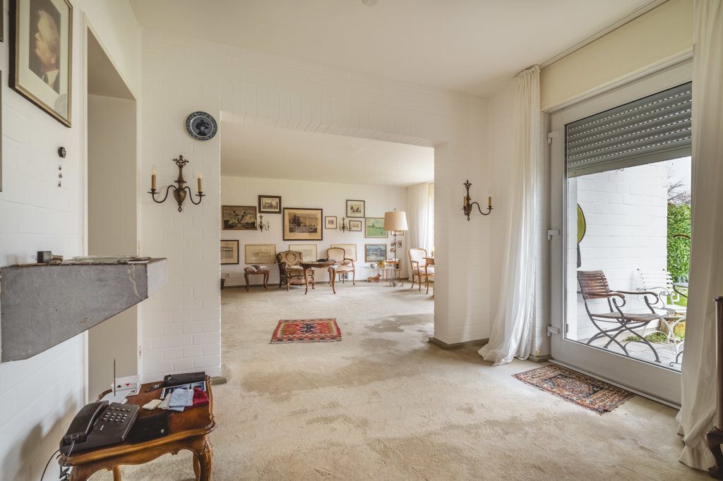 Immobilienangebot - Aachen - Wohnen - Attraktiver Winkelbungalow mit großem Grundstück in Laurensberg