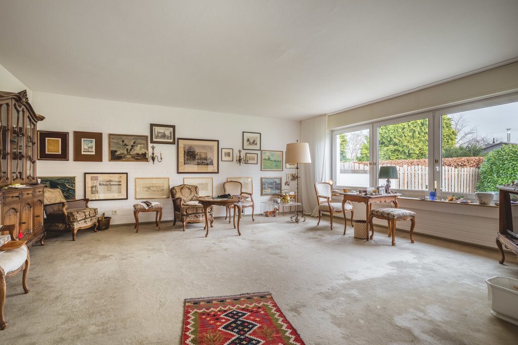 Immobilienangebot - Aachen - Wohnen - Attraktiver Winkelbungalow mit großem Grundstück in Laurensberg
