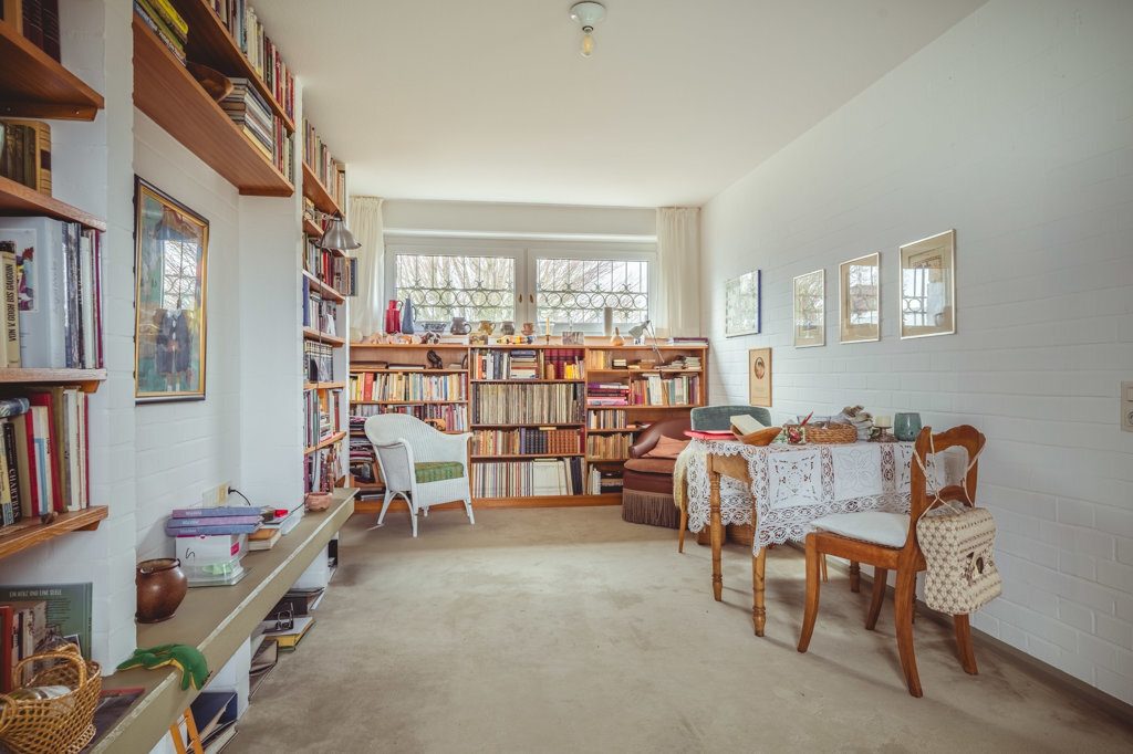 Immobilienangebot - Aachen - Wohnen - Attraktiver Winkelbungalow mit großem Grundstück in Laurensberg