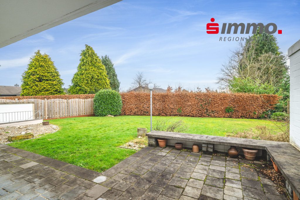 Immobilienangebot - Aachen - Wohnen - Attraktiver Winkelbungalow mit großem Grundstück in Laurensberg