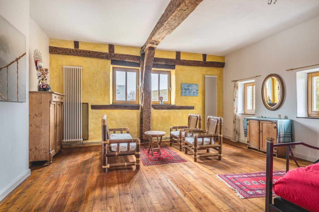 Immobilienangebot - Aachen - Wohnen - Stilsicher sanierte Hofanlage mit 2 Wohnhäusern und großen Stallungen