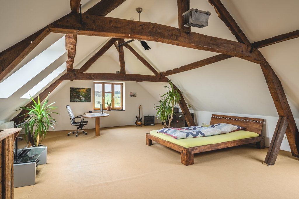Immobilienangebot - Aachen - Wohnen - Stilsicher sanierte Hofanlage mit 2 Wohnhäusern und großen Stallungen