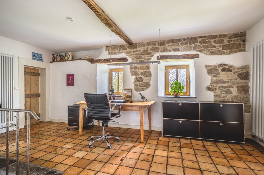 Immobilienangebot - Aachen - Wohnen - Stilsicher sanierte Hofanlage mit 2 Wohnhäusern und großen Stallungen