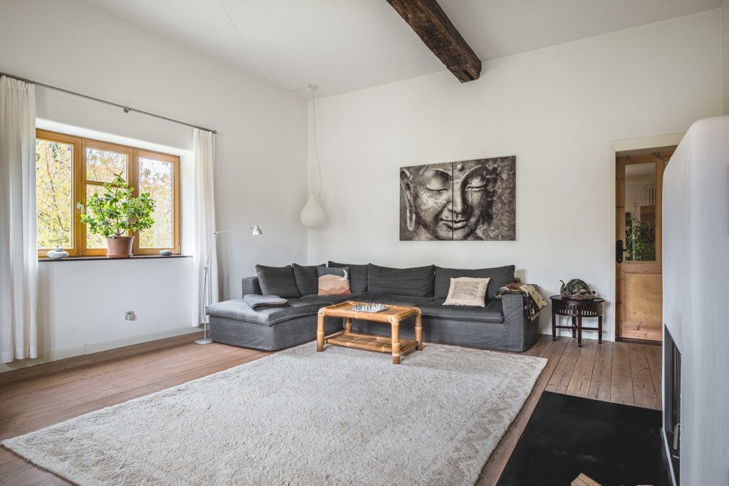 Immobilienangebot - Aachen - Wohnen - Stilsicher sanierte Hofanlage mit 2 Wohnhäusern und großen Stallungen
