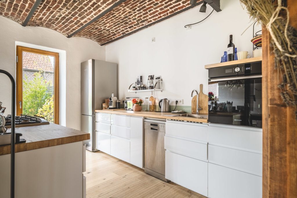 Immobilienangebot - Aachen - Wohnen - Stilsicher sanierte Hofanlage mit 2 Wohnhäusern und großen Stallungen