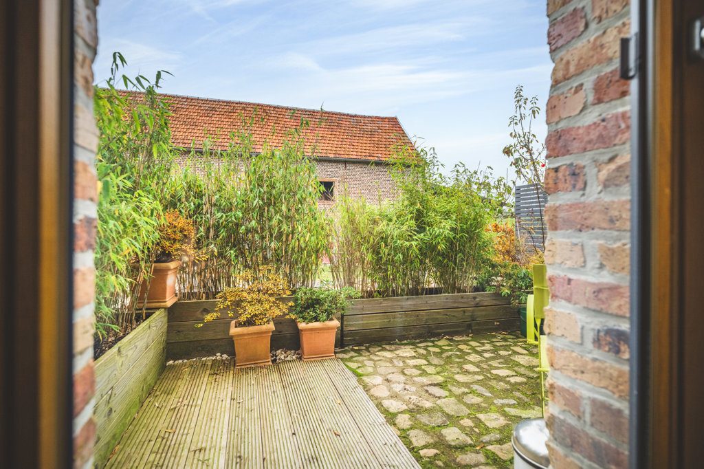 Immobilienangebot - Aachen - Wohnen - Stilsicher sanierte Hofanlage mit 2 Wohnhäusern und großen Stallungen