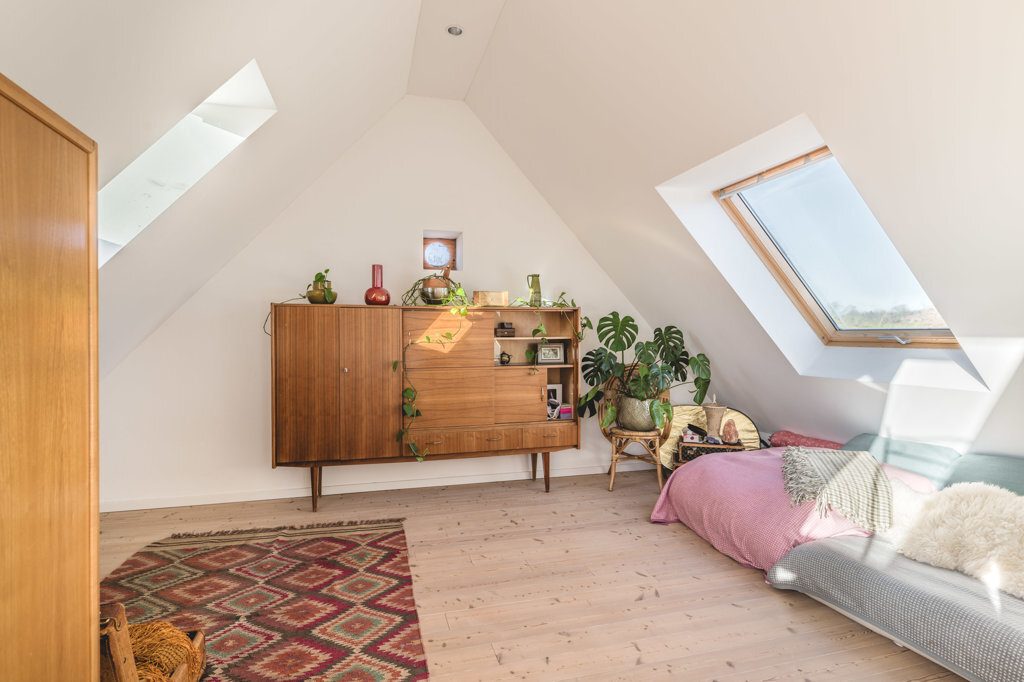 Immobilienangebot - Aachen - Wohnen - Stilsicher sanierte Hofanlage mit 2 Wohnhäusern und großen Stallungen
