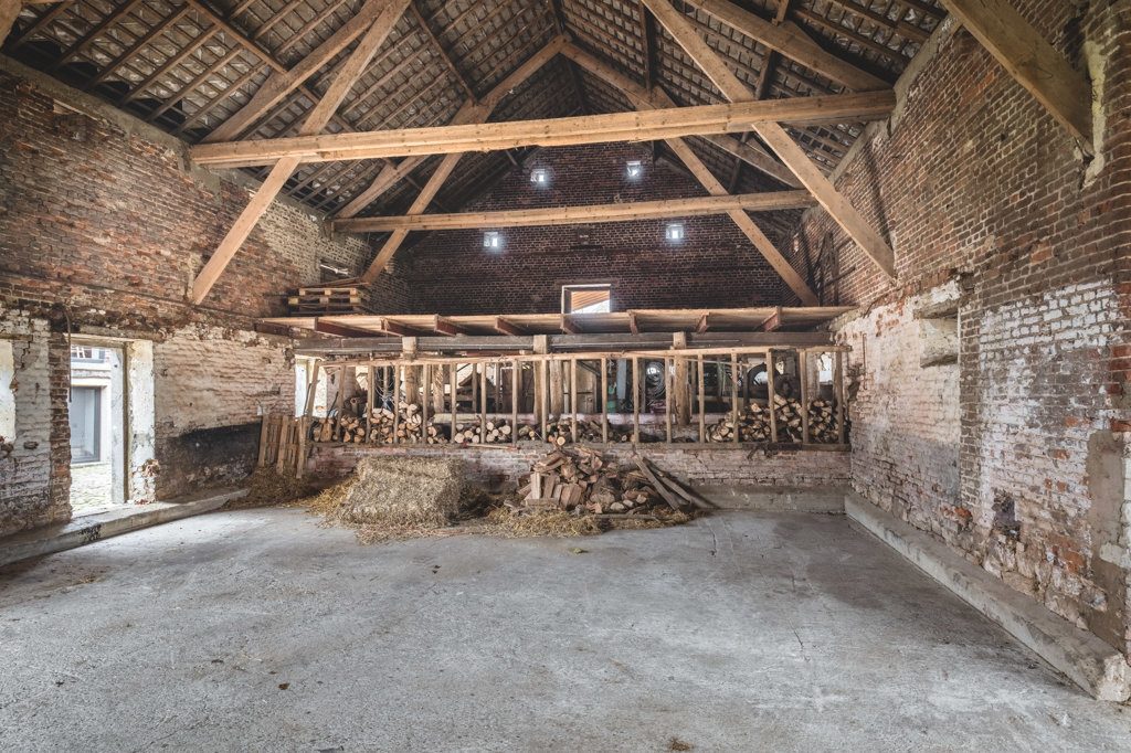 Immobilienangebot - Aachen - Wohnen - Stilsicher sanierte Hofanlage mit 2 Wohnhäusern und großen Stallungen