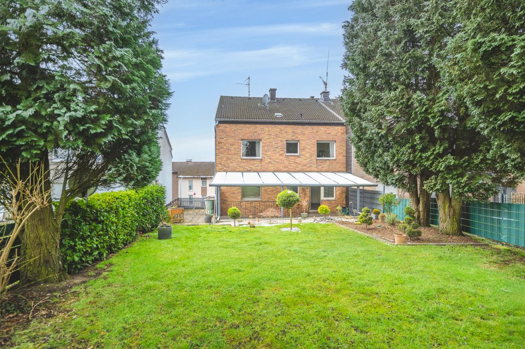 Immobilienangebot - Würselen - Wohnen - 2-Familienhaus mit Einliegerwohnung im Souterrain