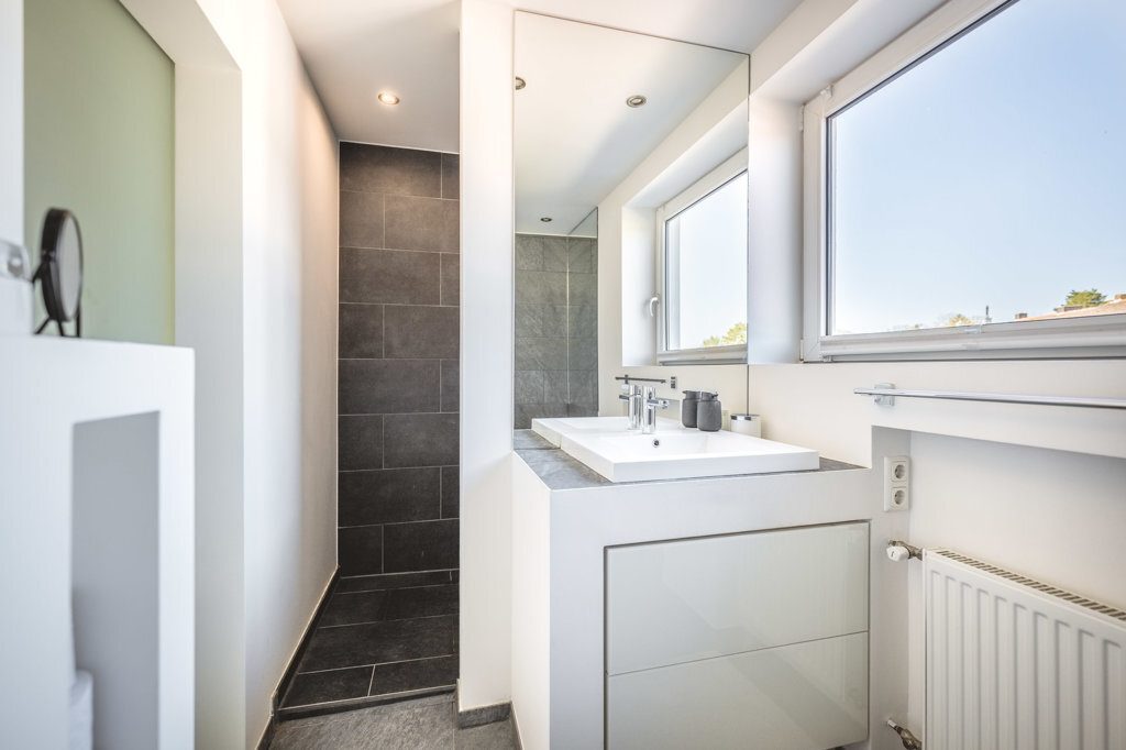 Immobilienangebot - Aachen - Wohnen - Sanierter Wohntraum mit Wellnessbereich 
in gefragter Lage von Aachen-Laurensberg