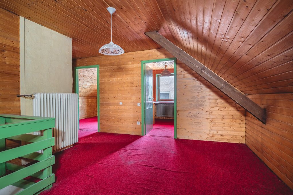 Immobilienangebot - Würselen - Wohnen - Bardenberg!
Einseitig angebautes Einfamilienhaus mit traumhaftem Garten