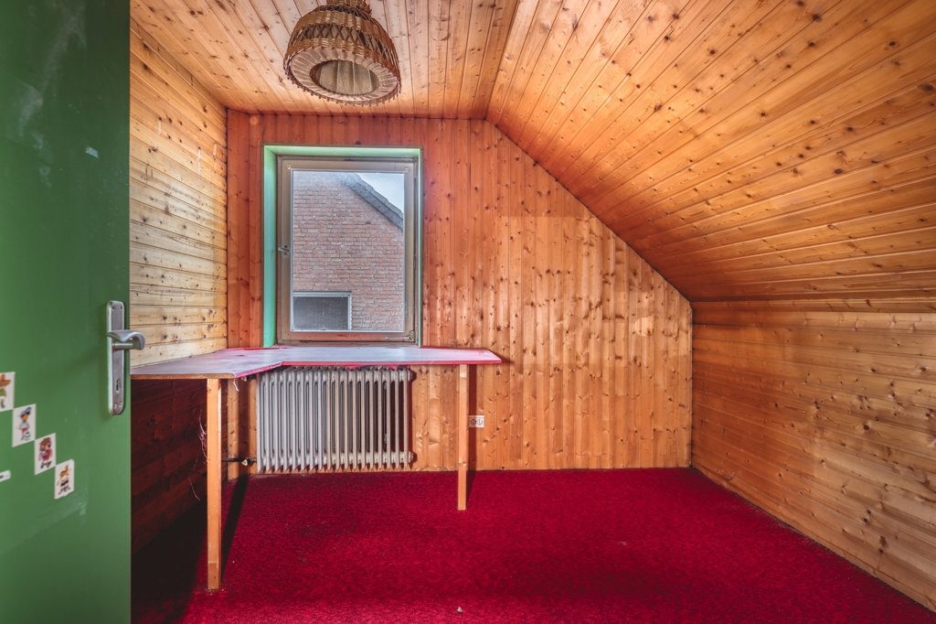 Immobilienangebot - Würselen - Wohnen - Bardenberg!
Einseitig angebautes Einfamilienhaus mit traumhaftem Garten