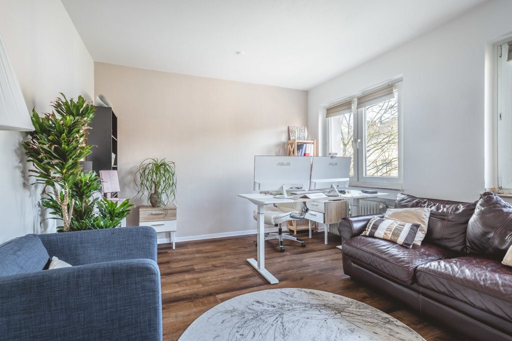 Immobilienangebot - Aachen - Wohnen - Einziehen und wohlfühlen!
Große 5-Zimmer Maisonettewohnung mit Südbalkon in Forst