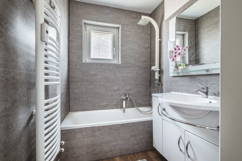 Immobilienangebot - Aachen - Wohnen - Einziehen und wohlfühlen!
Große 5-Zimmer Maisonettewohnung mit Südbalkon in Forst