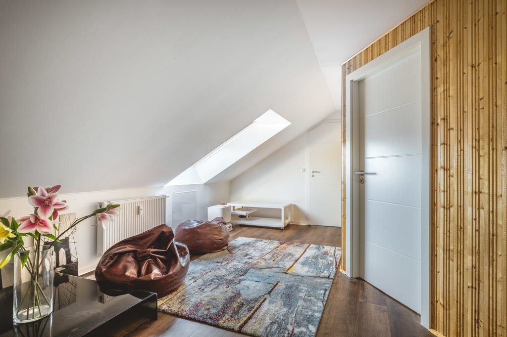 Immobilienangebot - Aachen - Wohnen - Einziehen und wohlfühlen!
Große 5-Zimmer Maisonettewohnung mit Südbalkon in Forst