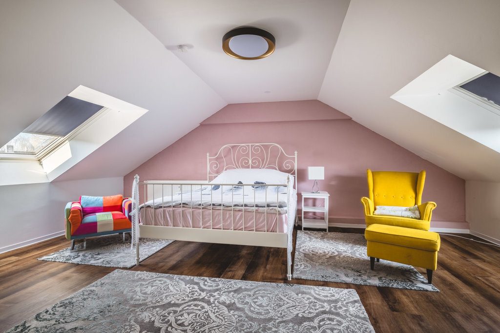 Immobilienangebot - Aachen - Wohnen - Einziehen und wohlfühlen!
Große 5-Zimmer Maisonettewohnung mit Südbalkon in Forst
