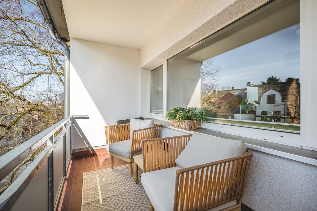 Immobilienangebot - Aachen - Wohnen - Einziehen und wohlfühlen!
Große 5-Zimmer Maisonettewohnung mit Südbalkon in Forst