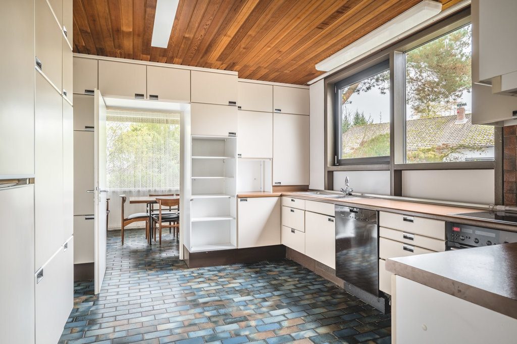 Immobilienangebot - Aachen - Wohnen - Exklusiver Bungalow mit großem Grundstück in sehr begehrter Lage von Aachen