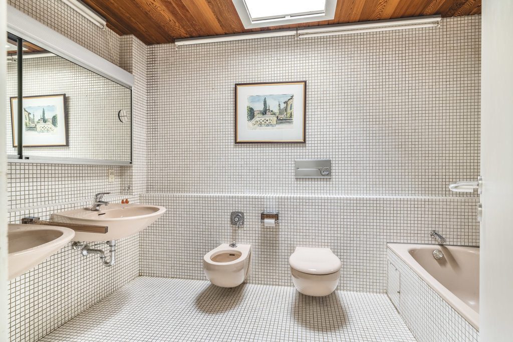 Immobilienangebot - Aachen - Wohnen - Exklusiver Bungalow mit großem Grundstück in sehr begehrter Lage von Aachen