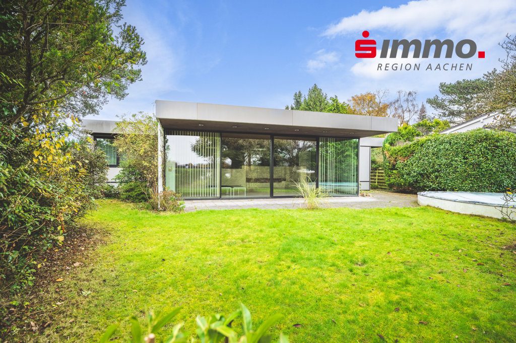 Immobilienangebot - Aachen - Wohnen - Exklusiver Bungalow mit großem Grundstück in sehr begehrter Lage von Aachen