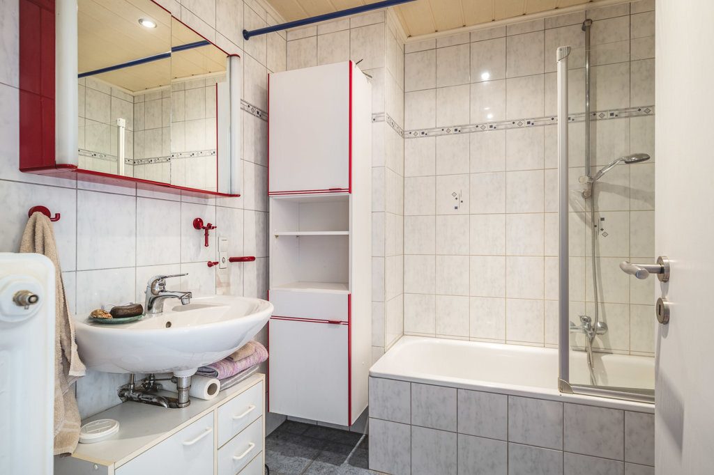 Immobilienangebot - Würselen - Renditehäuser - Solides 6-Parteien-Haus mit bezugsfreiem Dachgeschoss in sehr beliebter Wohnlage von Bardenberg