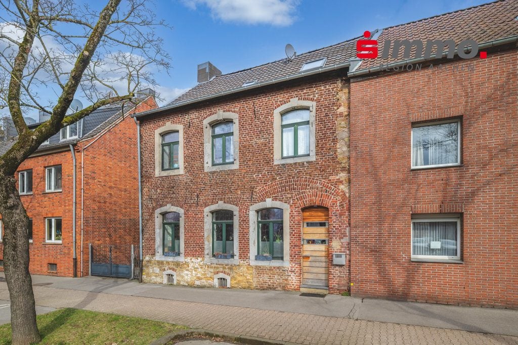 Immobilienangebot - Aachen - Wohnen - Ihr neues Zuhause wartet aus Sie - Historisches, denkmalgeschütztes Stadthaus mit kleinem Garten