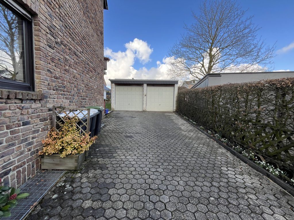 Immobilienangebot - Aachen - Wohnen - Ansprechende 3-Zimmer-Eigentumswohnung 
mit Balkon und Garage