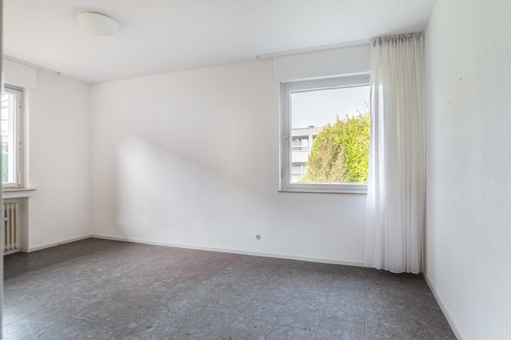 Immobilienangebot - Aachen - Wohnen - Freistehender Bungalow mit zwei Garagen 
in ruhiger und zentraler Lage