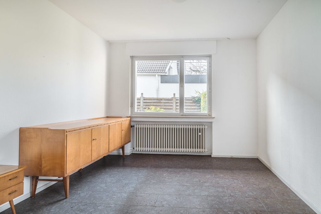 Immobilienangebot - Aachen - Wohnen - Freistehender Bungalow mit zwei Garagen 
in ruhiger und zentraler Lage