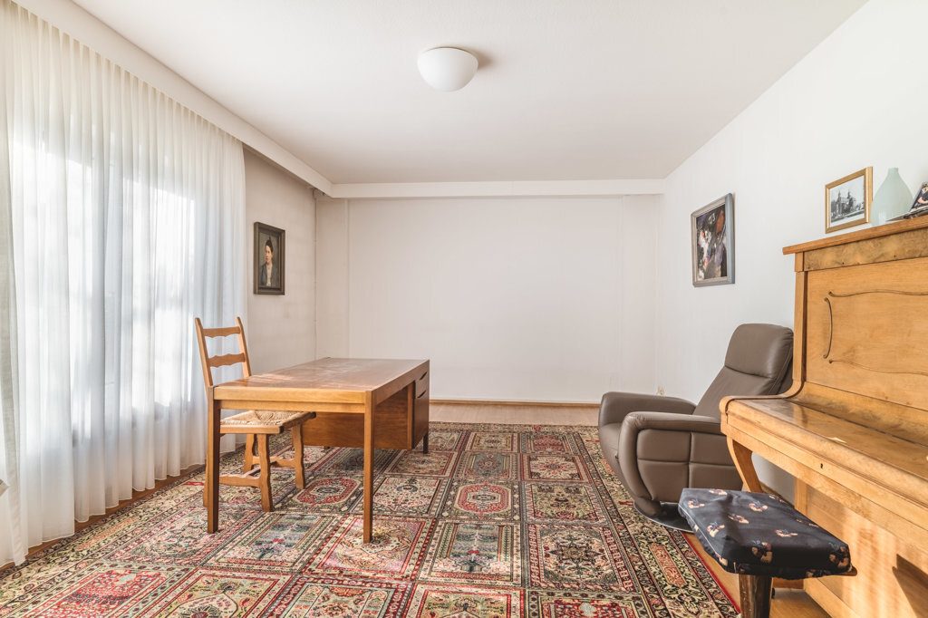 Immobilienangebot - Aachen - Wohnen - Freistehender Bungalow mit zwei Garagen 
in ruhiger und zentraler Lage