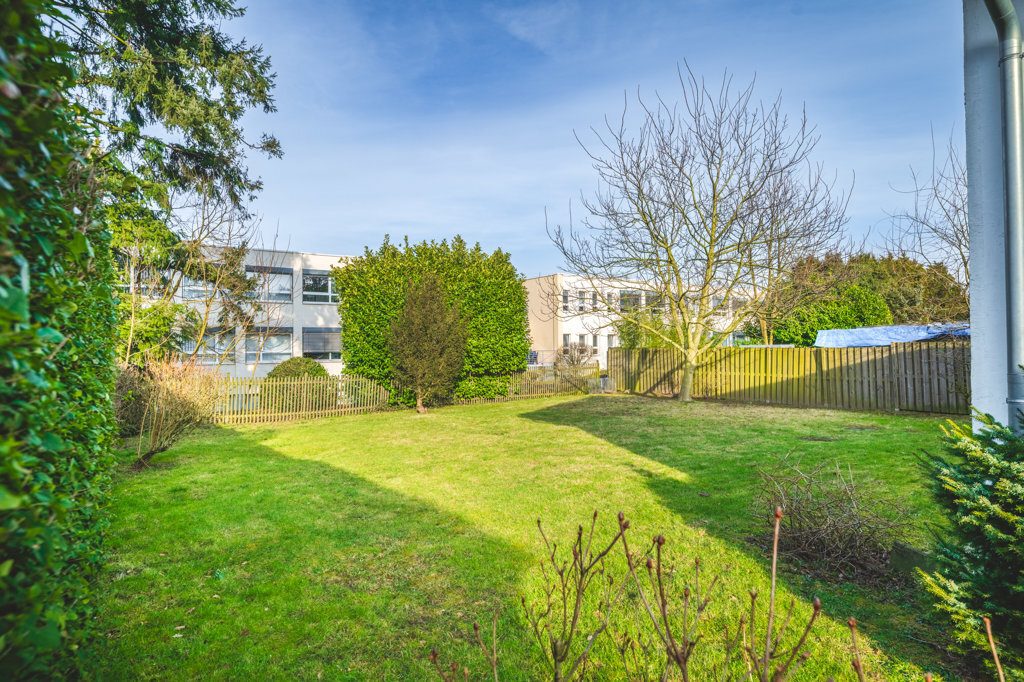 Immobilienangebot - Aachen - Wohnen - Freistehender Bungalow mit zwei Garagen 
in ruhiger und zentraler Lage
