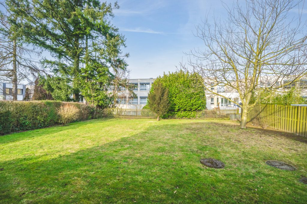 Immobilienangebot - Aachen - Wohnen - Freistehender Bungalow mit zwei Garagen 
in ruhiger und zentraler Lage
