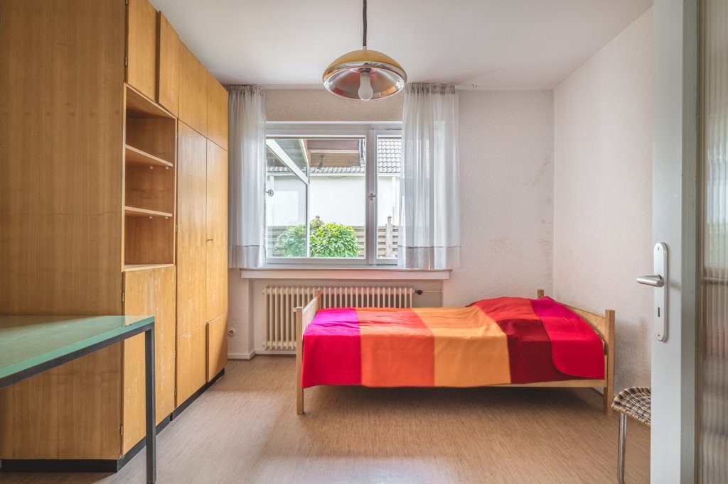 Immobilienangebot - Aachen - Wohnen - Freistehender Bungalow mit zwei Garagen 
in ruhiger und zentraler Lage