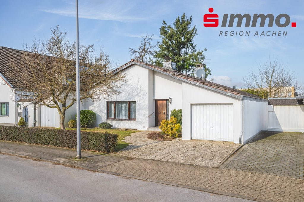 Immobilienangebot - Aachen - Wohnen - Freistehender Bungalow mit zwei Garagen 
in ruhiger und zentraler Lage